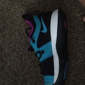 Paul George size 8.5 in men’s